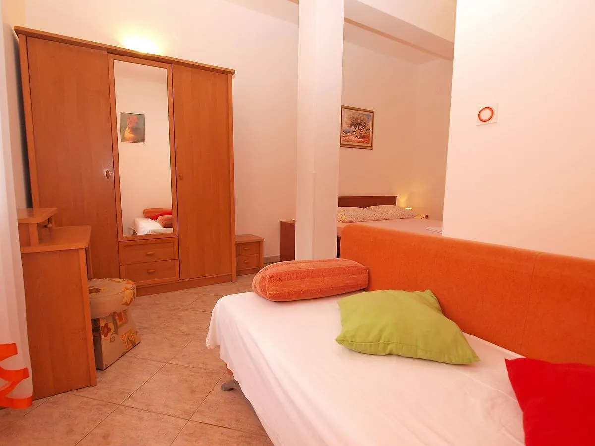 פולה Apartments Slavka 1155 0*,