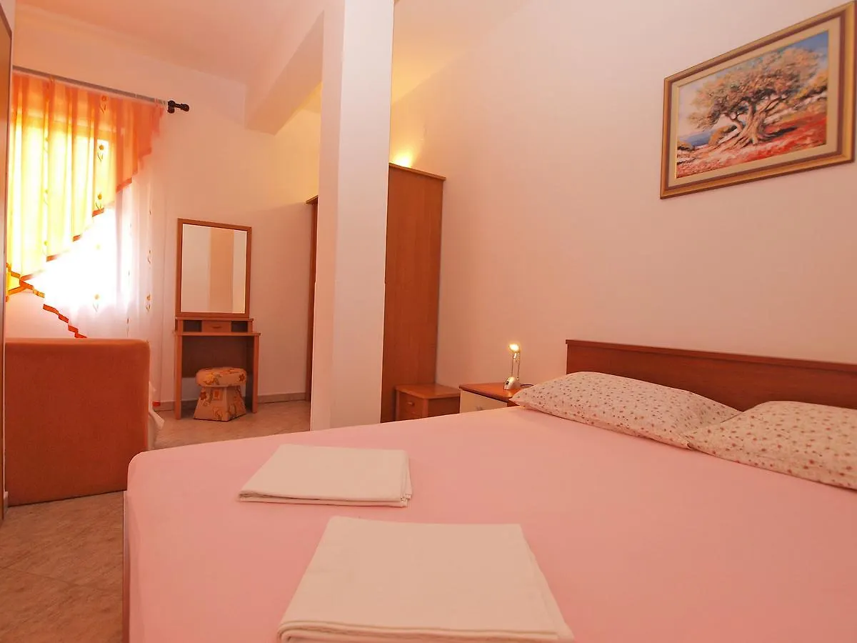 פולה Apartments Slavka 1155 0*,