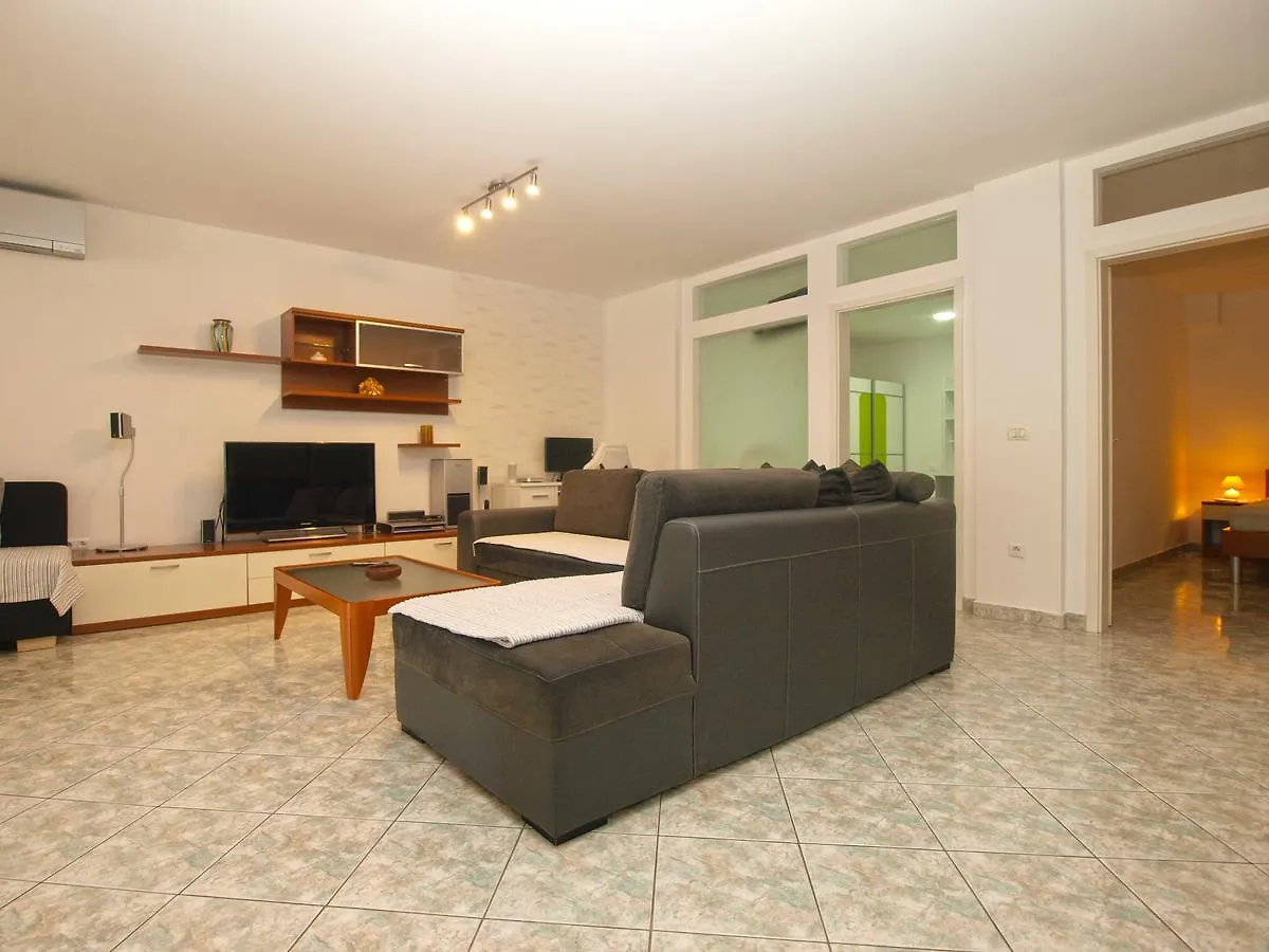 פולה Apartments Slavka 1155