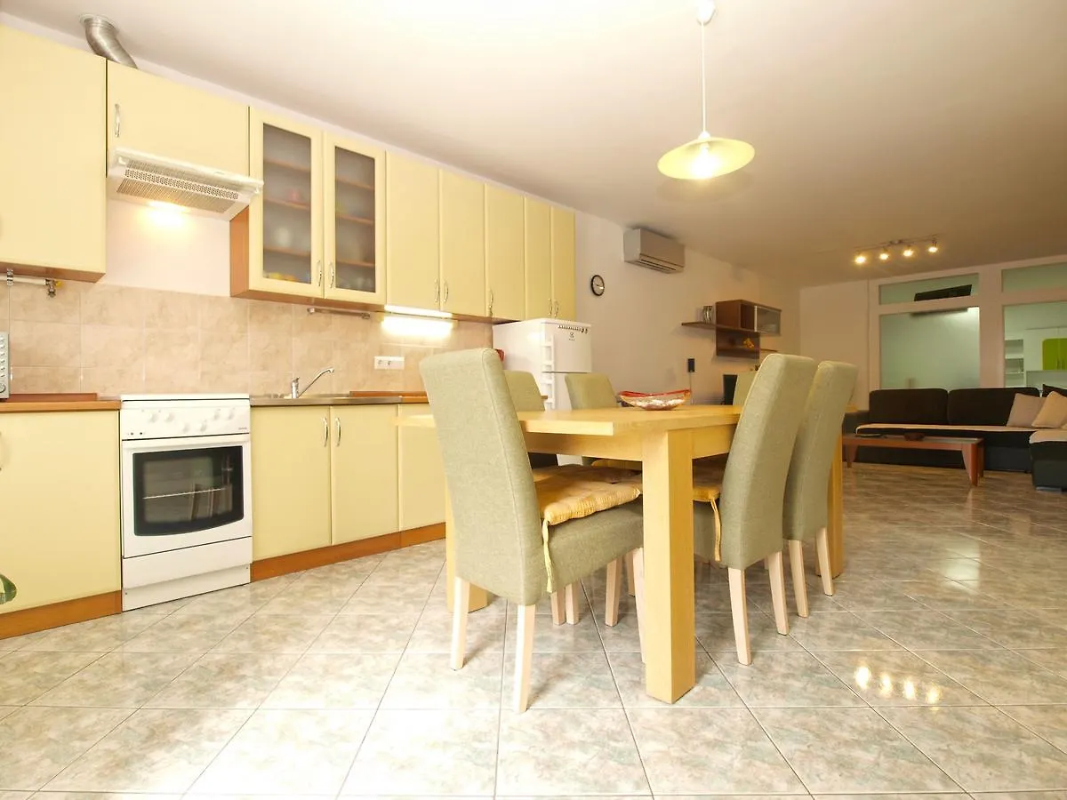 פולה Apartments Slavka 1155