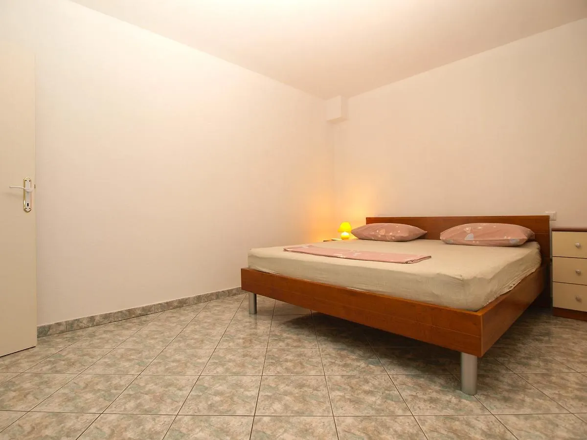פולה Apartments Slavka 1155